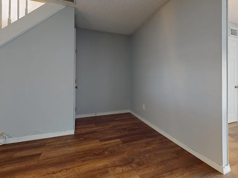 2151 Alicia Dr #C — Photo 13