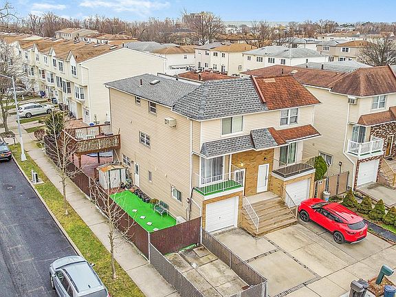 2nd image of 718 Olympia Blvd