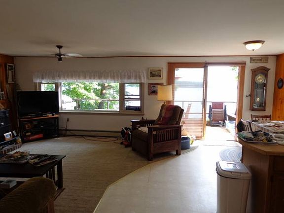 Sliders onto the deck