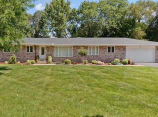 932 Evelyn Cir, Northfield, MN 55057