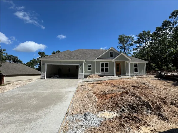 2 Grinstead Ln, Bella Vista, AR 72715
