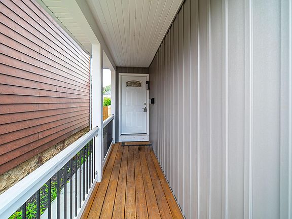 4th image of 203 Hawkes Ave