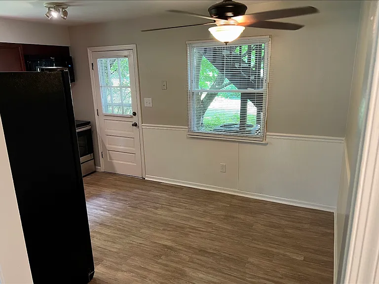 944 Floyd Ave SW #A — Photo 9