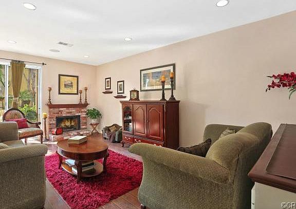3rd image of 71 Matisse Cir #34