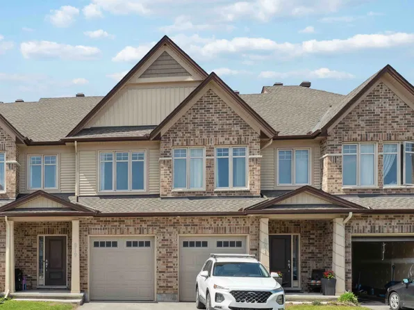 819 Miikana Rd, Ottawa, ON K1X 0G5