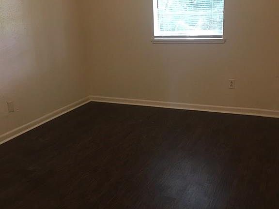 2nd image of 1225 Georgia St