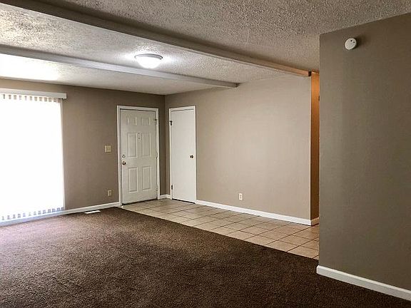 3rd image of 3669 N Ireland Dr