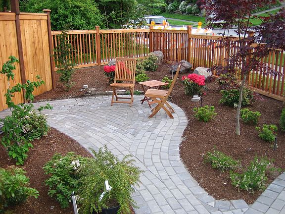 Front Patio & Garden