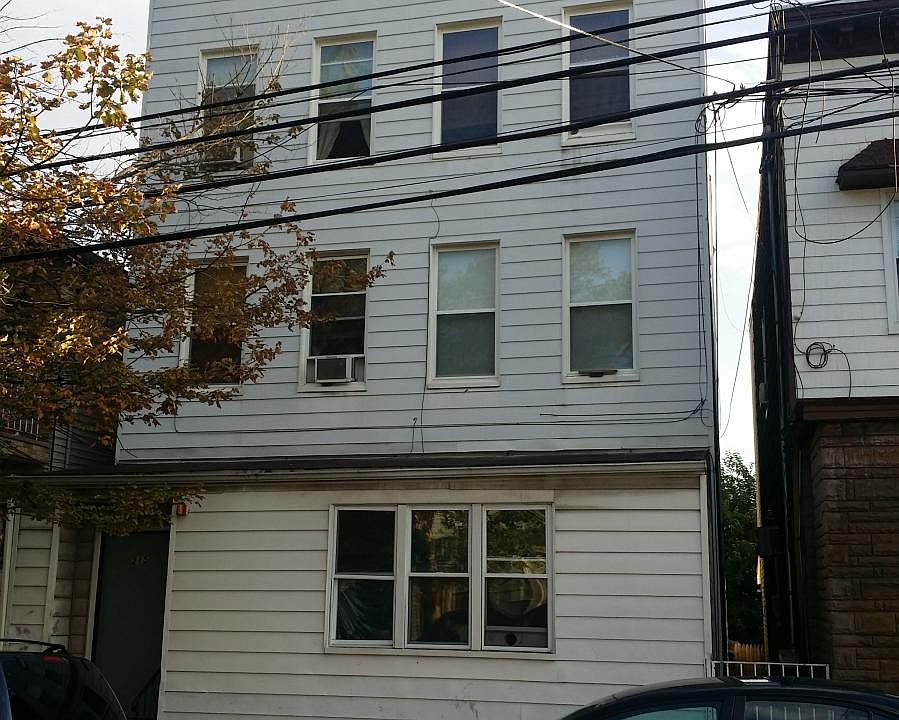 6 unit apartment building