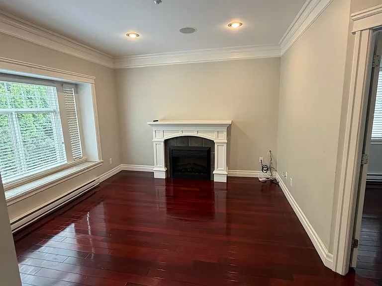 4585 Commercial St — Photo 5