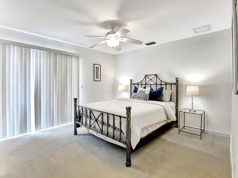 3567 Commodore Cir — Photo 30
