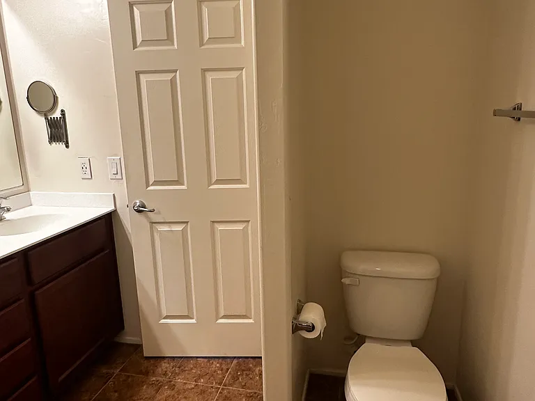 4150 N Thurston Ln #100 — Photo 19