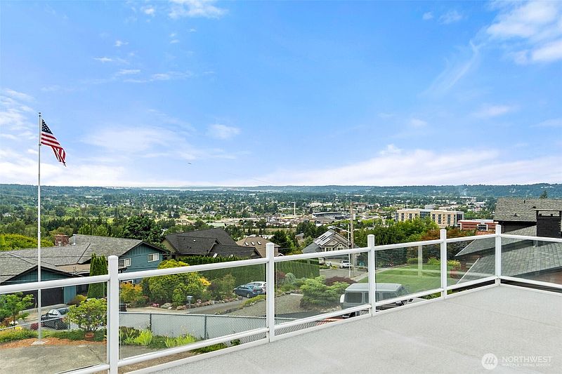 2nd image of 2025 5th Street SE