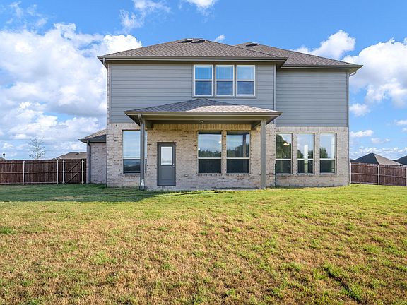 4th image of 626 Poppie Ln