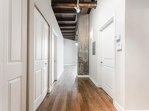 3rd image of 4131 W Belmont Ave #4130