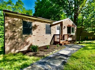 47 Hummingbird Trl, Highland Lakes, NJ 07422
