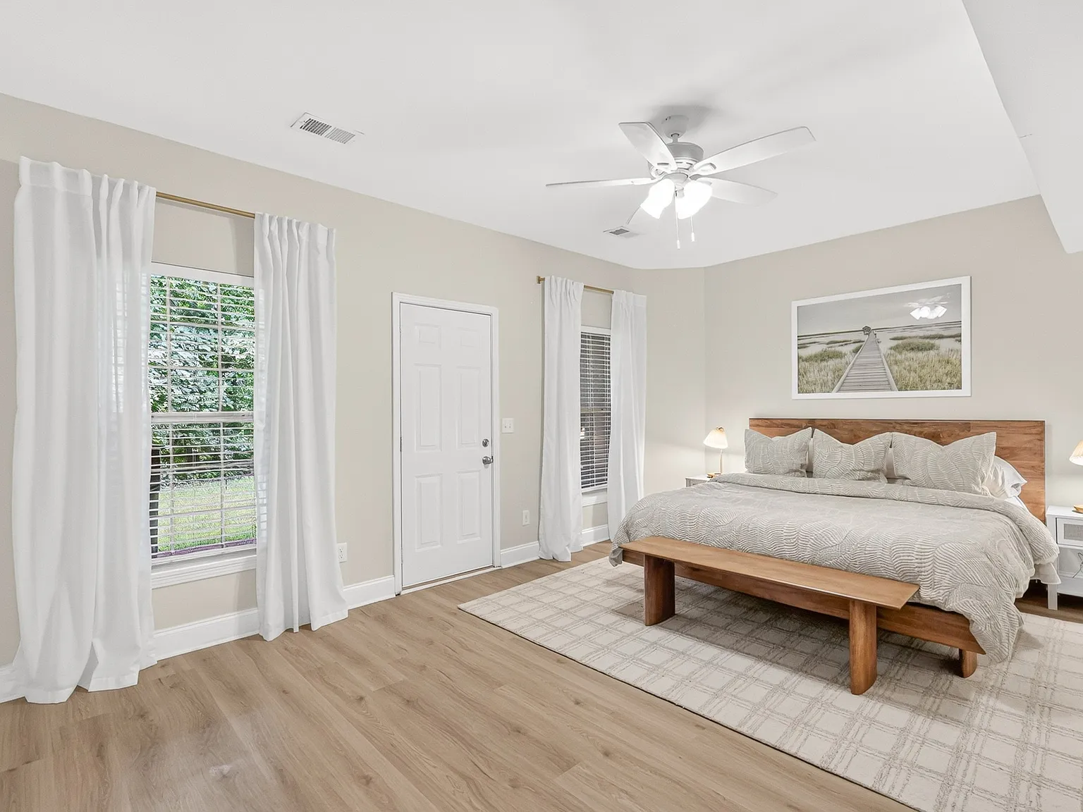 4 bed, 3.5 bath, 2138 sqft, $3,500 — Photo 2