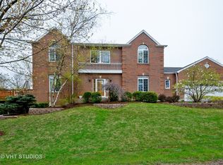 21665 W Highland Dr, Lake Zurich, IL 60047