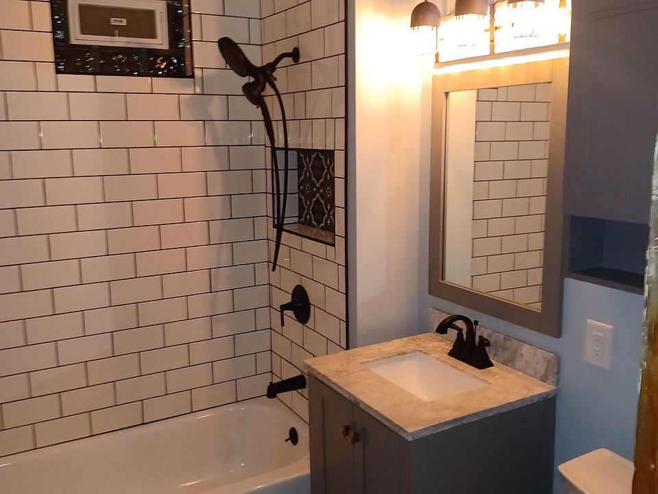 Newly remodeled full bathroom