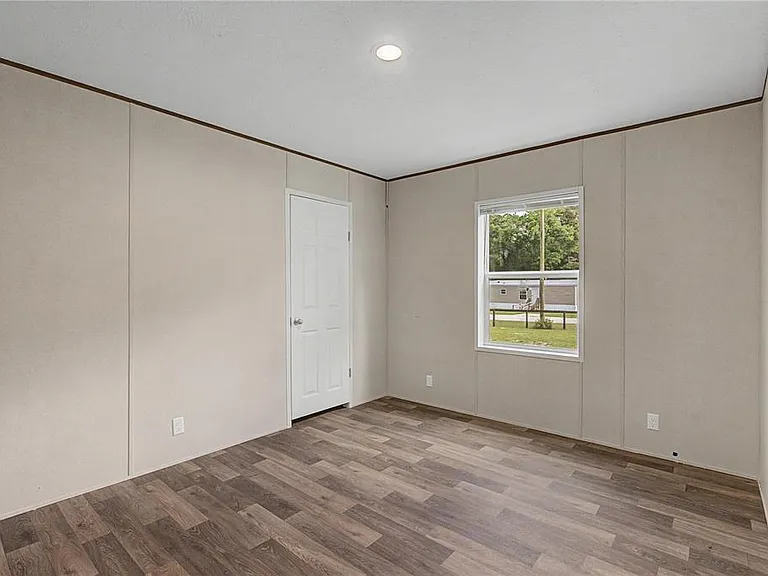 7250 SW 10th St — Photo 16