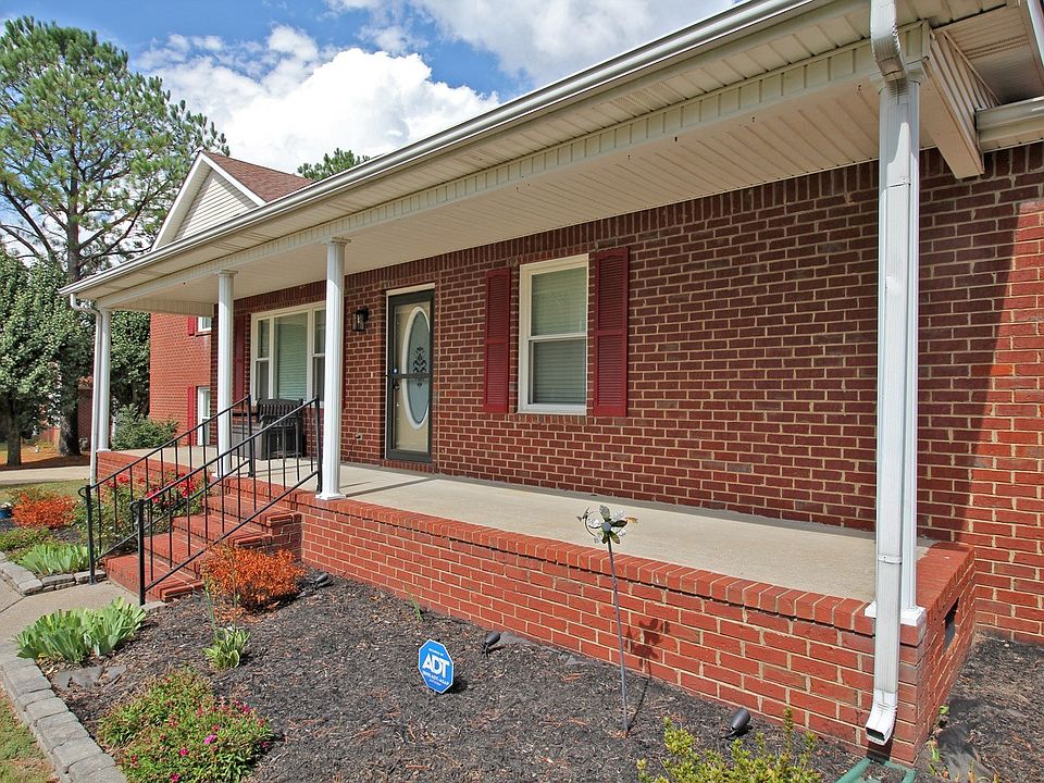 1st image of 202 Applewood Dr