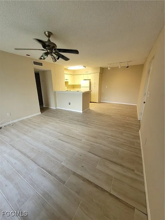 13521 Eagle Ridge Dr — Photo 2