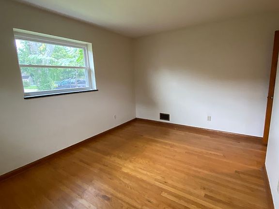 4th image of 2605 Hazelwood Ave