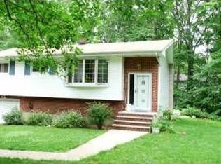 84 Weldon Rd, Lake Hopatcong, NJ 07849