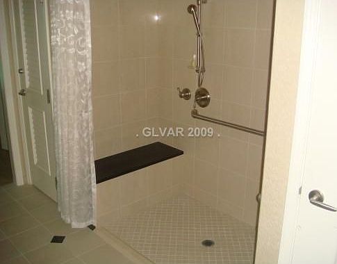 5th image of 135 Harmon Ave #1014