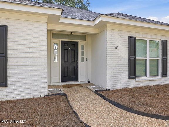 4th image of 217 Cherry Dr