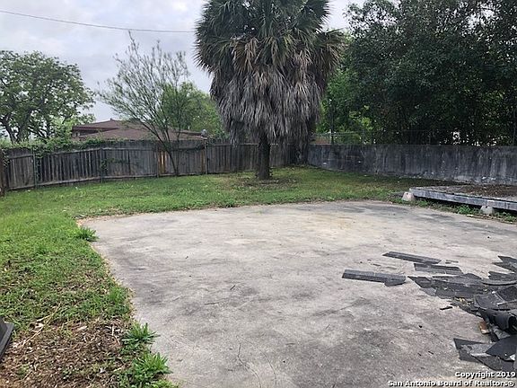 2nd image of 416 Robeson Ave