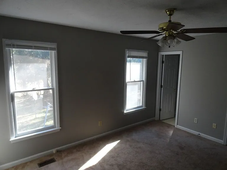 5513 Brown St — Photo 12