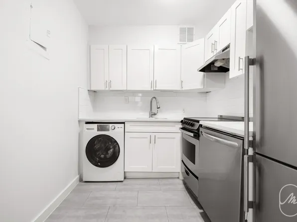 313 West 29th Street image 5 of 10