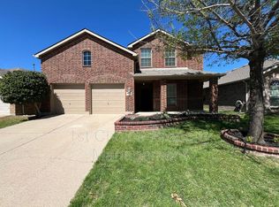 9221 Comanche Ridge Dr, Fort Worth, TX 76131