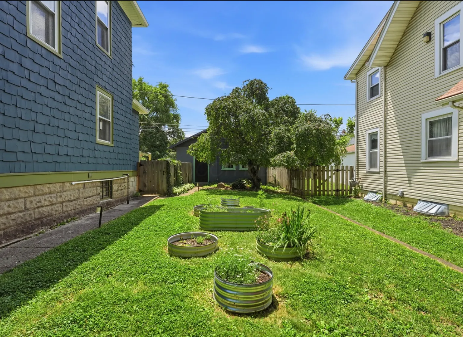 1 bed, 400 sqft, $1,250 — Photo 1