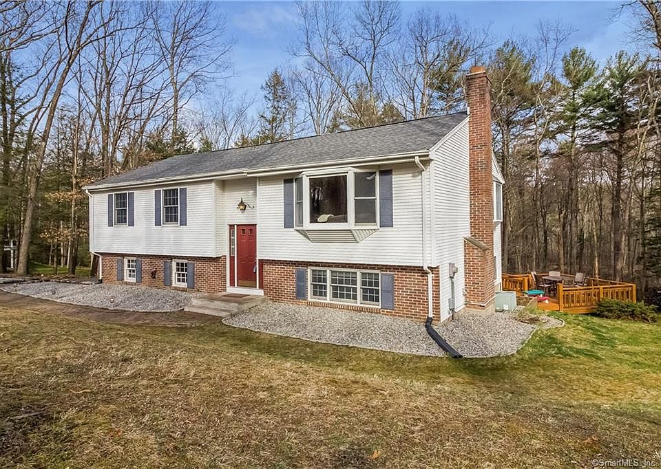 1st image of 16 Horseshoe Dr