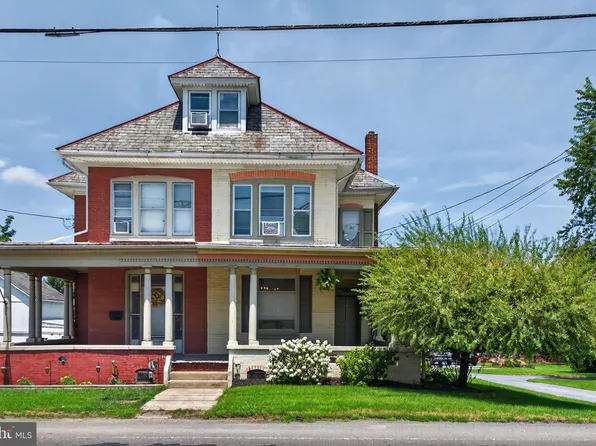 201 W Main St, Leola, PA 17540