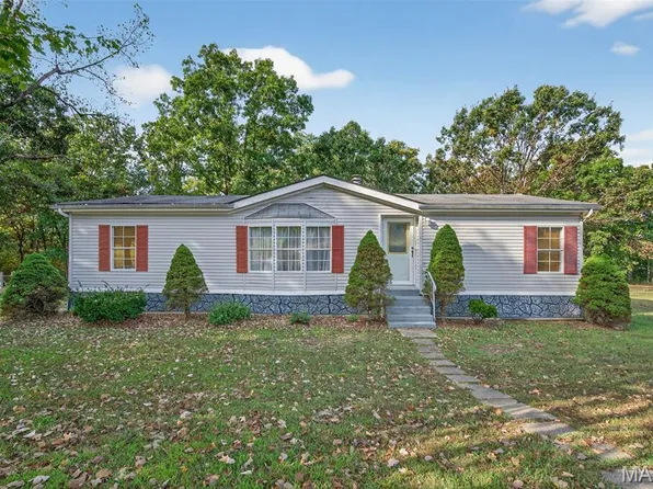 907 Walker Rd, Troy, MO 63379