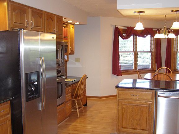 3rd image of 66 Ledgewood Dr
