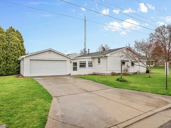 496 W Virginia Ave, Sebring, OH 44672