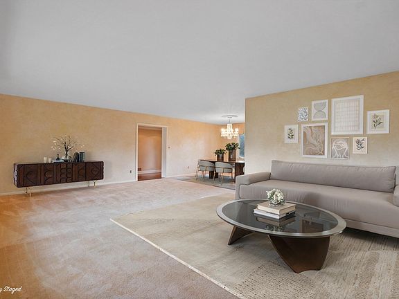 2nd image of 2511 W 58th Pl