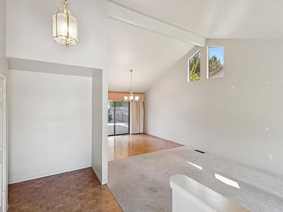 5th image of 664 Craig Avenue
