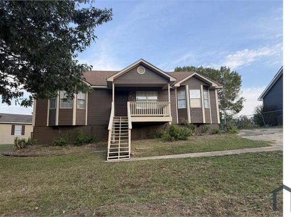 228 Newark Cir