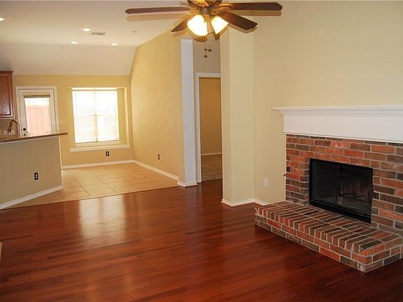4th image of 2808 Barlow Ct