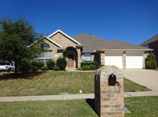 1109 Devonshire Dr, Red Oak, TX 75154