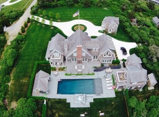 21 Woodbine St, Nantucket, MA 02554