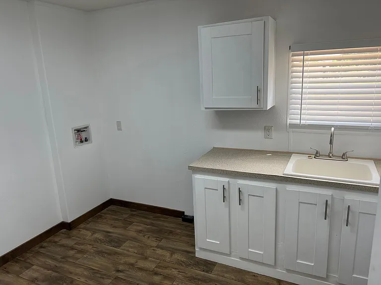 1444 San Saba St — Photo 7