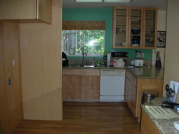 2nd image of 2320 Meadowlark St