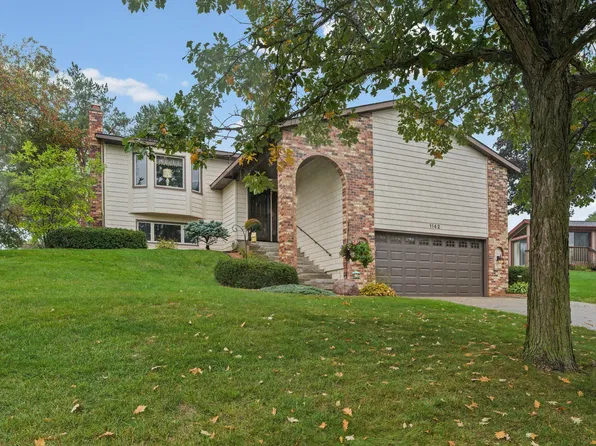 1142 Parkview Ln, Eagan, MN 55123