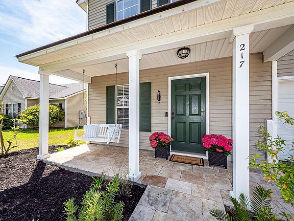 4th image of 217 Dovetail Cir
